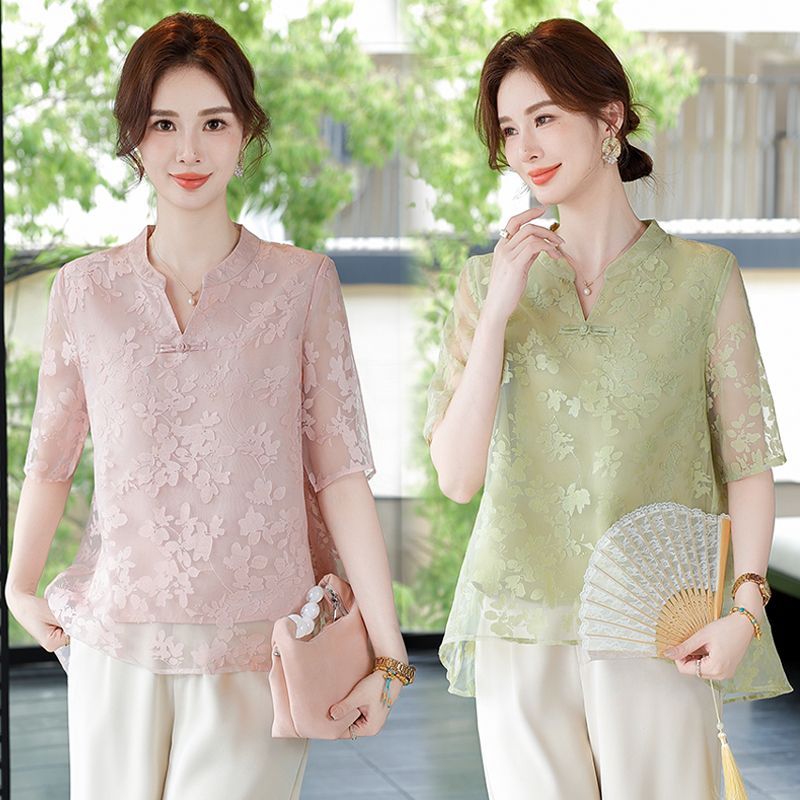 Women Fashion Over 60 - Sommerliches, modisches, locker sitzendes Kurzarm-T-Shirt für