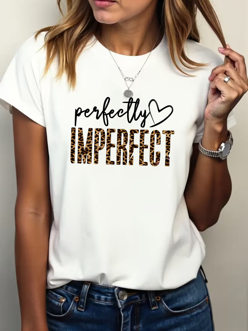 Women Fashion Quotes - Grafisches T-Shirt mit perfekt unvollkommenem Liebesherz,