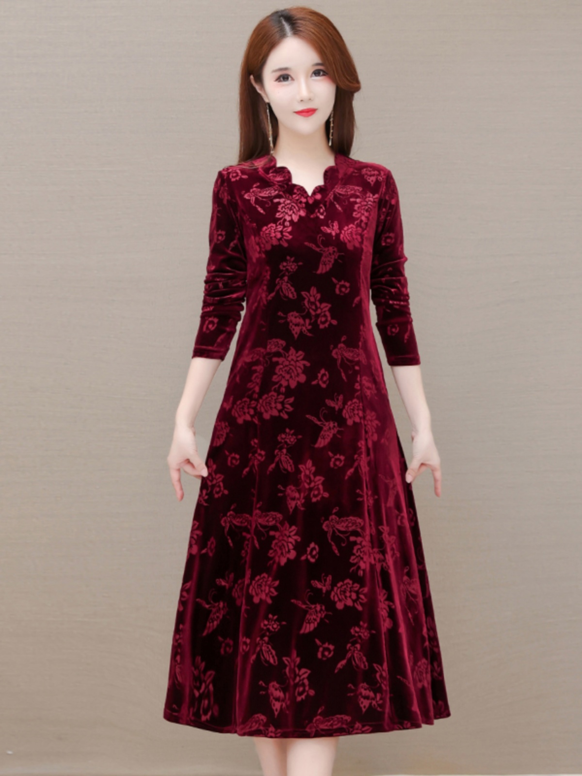 Women Fashion Over 60 - Elegantes Samtkleid mit V-Ausschnitt, Midi-Rock, schlankmachend,