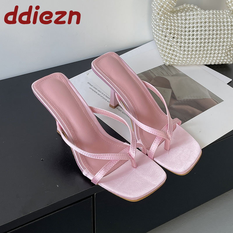 Xxl Women Fashion - Rosa Mode Karree Frauen Dünne Heels